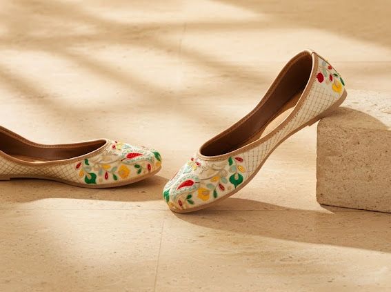Royal Charm Embroidered Punjabi Juttis 4