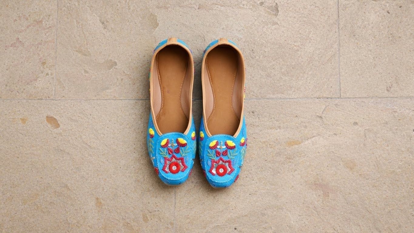Blue Blossom Embroidered Punjabi Juttis