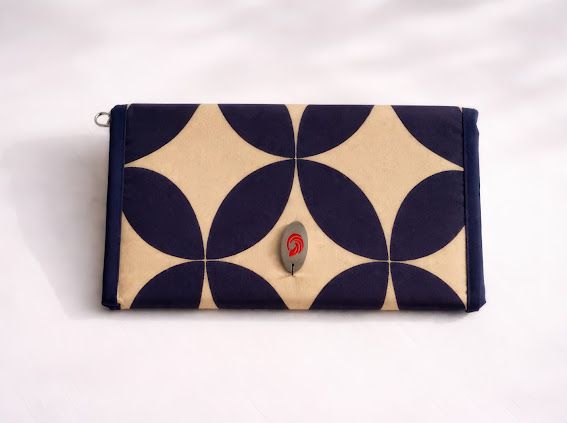 Geometric Print Hand Purse 2