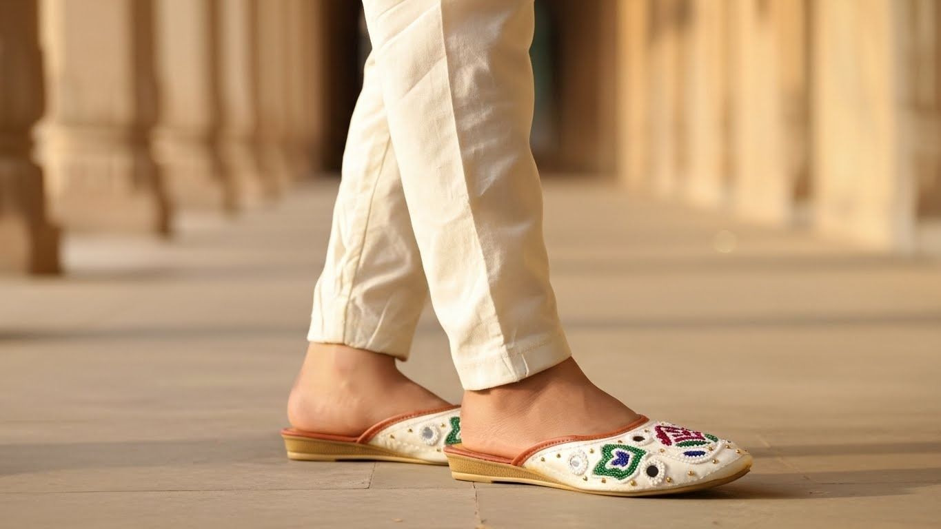  Handcrafted Beaded Mojari – White Floral Design  5