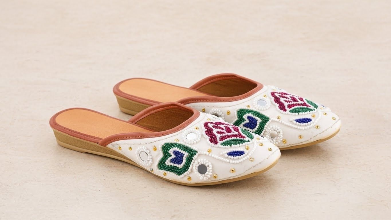  Handcrafted Beaded Mojari – White Floral Design  7