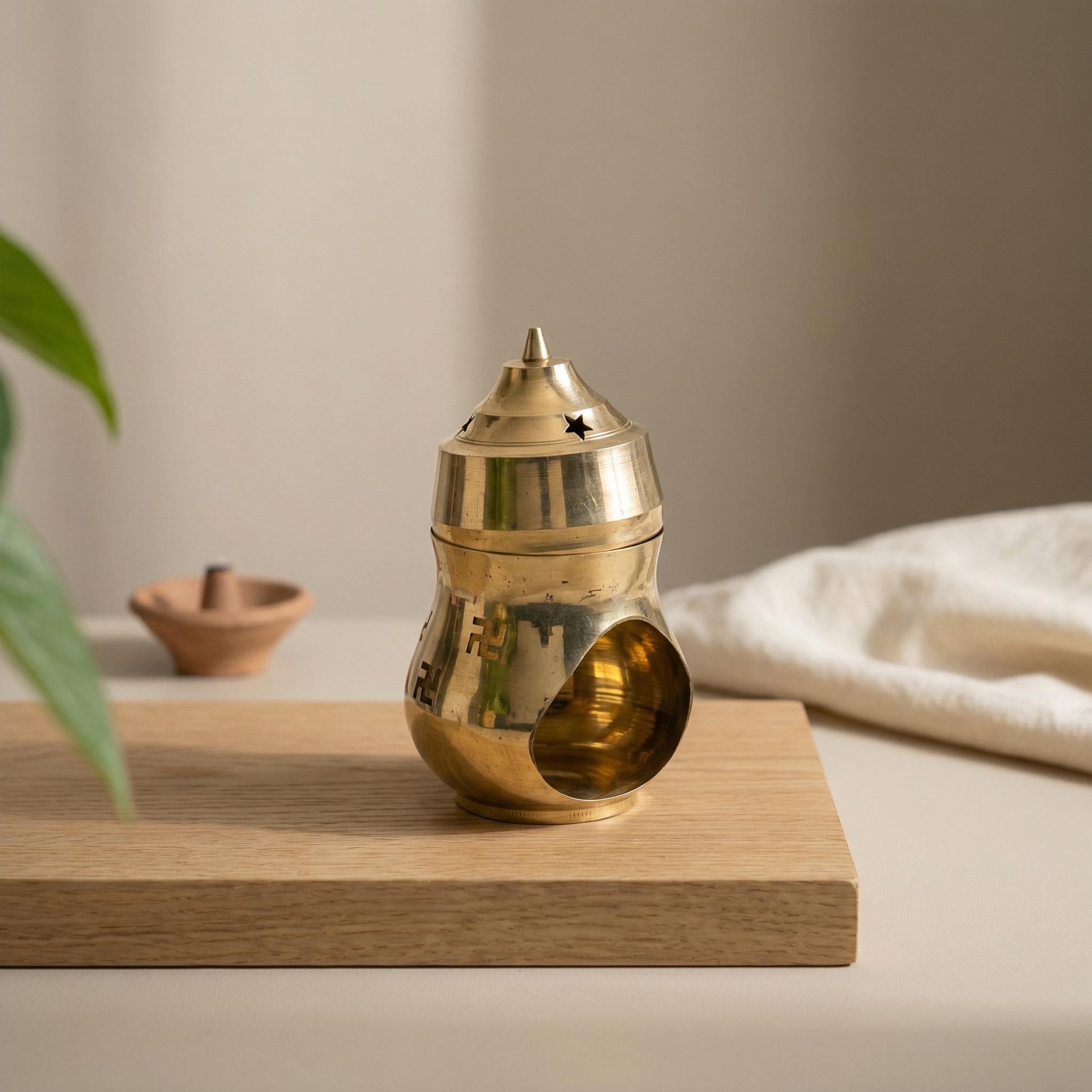 Brass Kapur Dani / Camphor Aarti Lamp 4