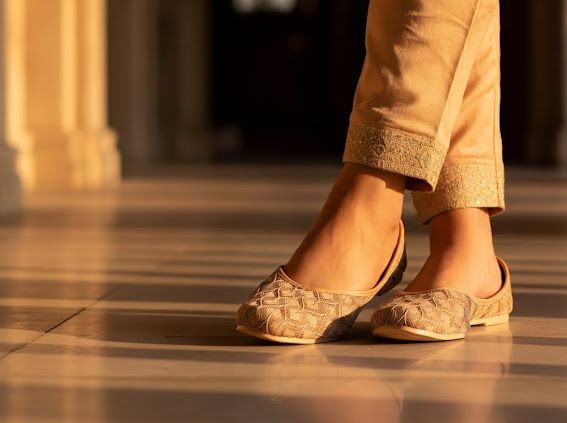 Golden Grace Punjabi Juttis 2