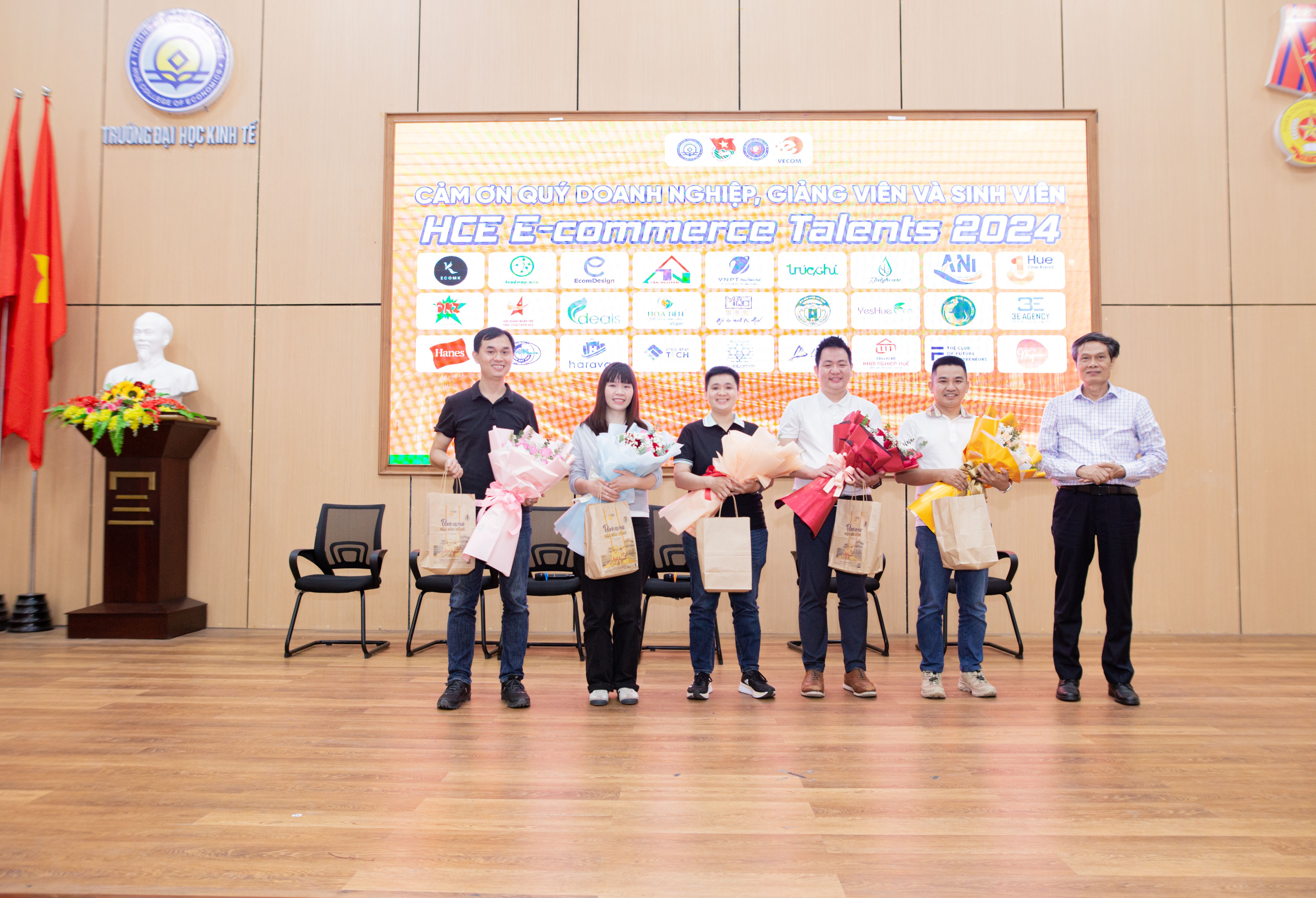 "Learn and Work: The AI Challenge" at University of Economics Hue