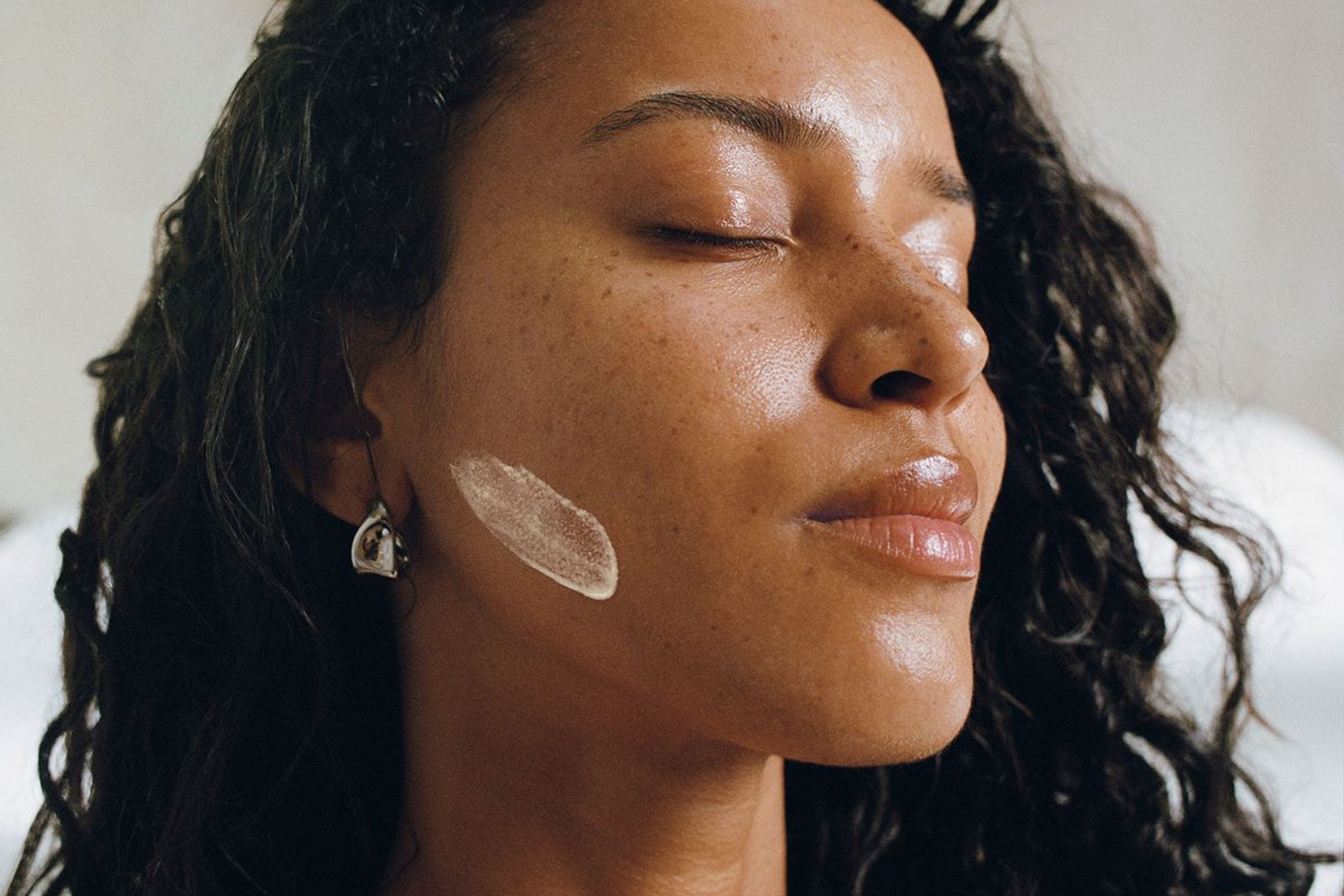 Mito-Biotic barrier cream texture, moisturizer, mitopure