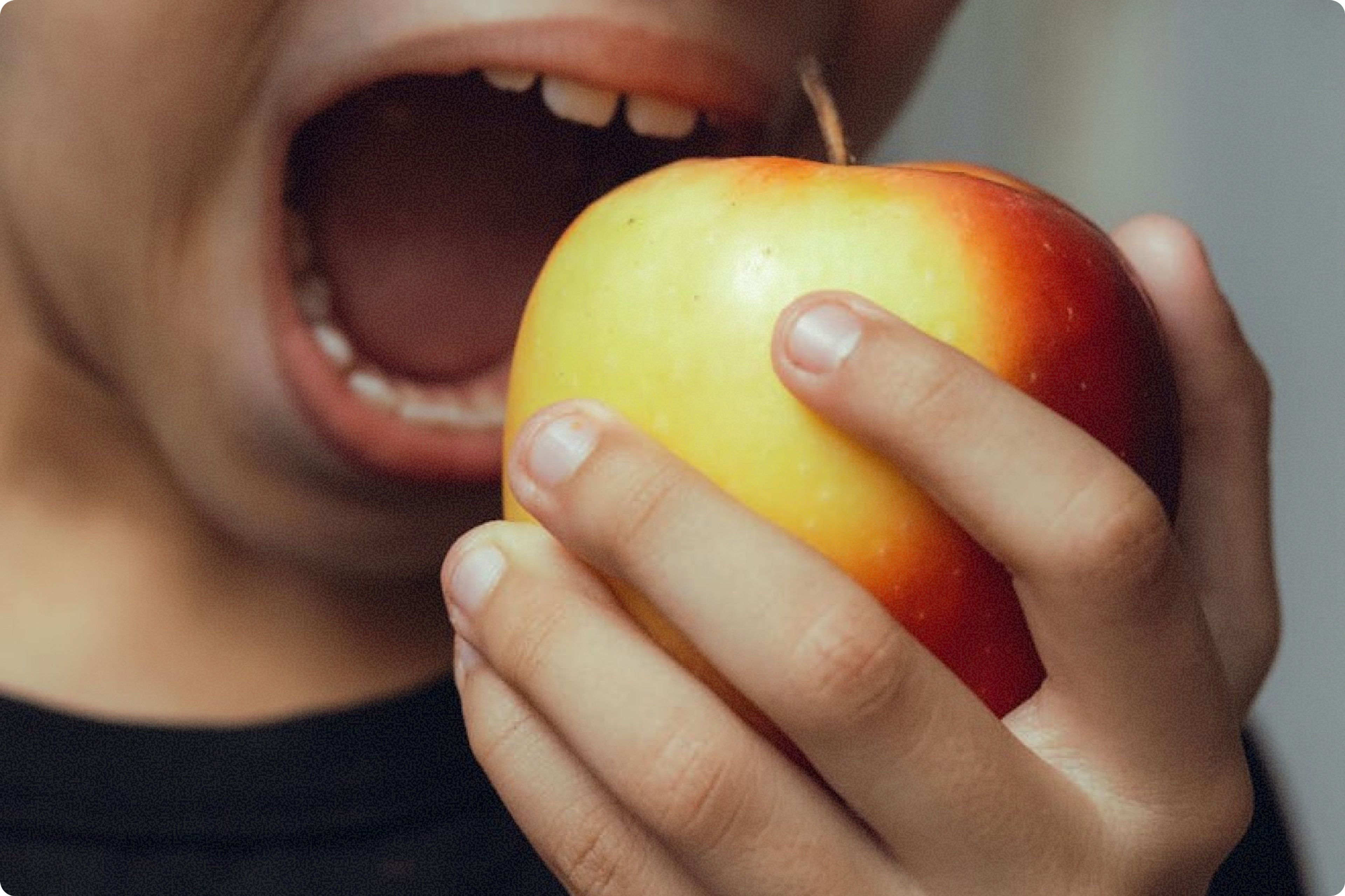 Kid eating apple