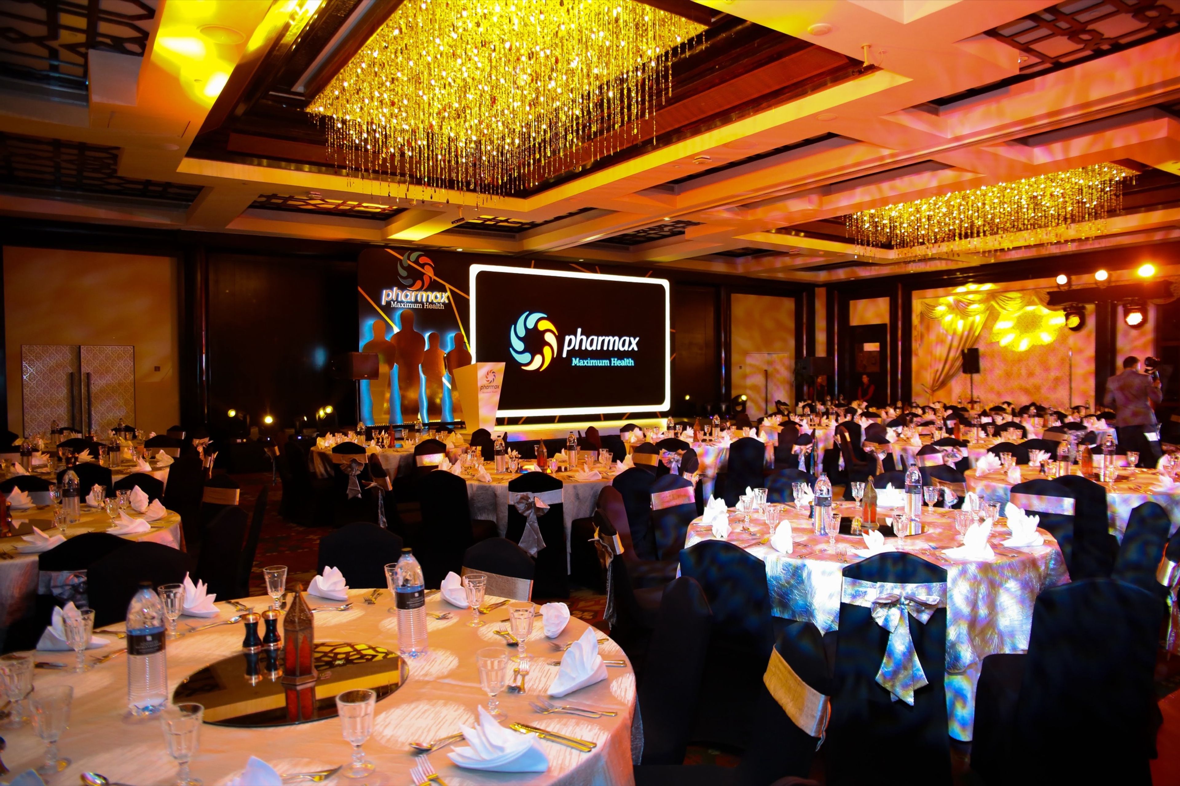 Gala dinner delivered by Purrple Orryx