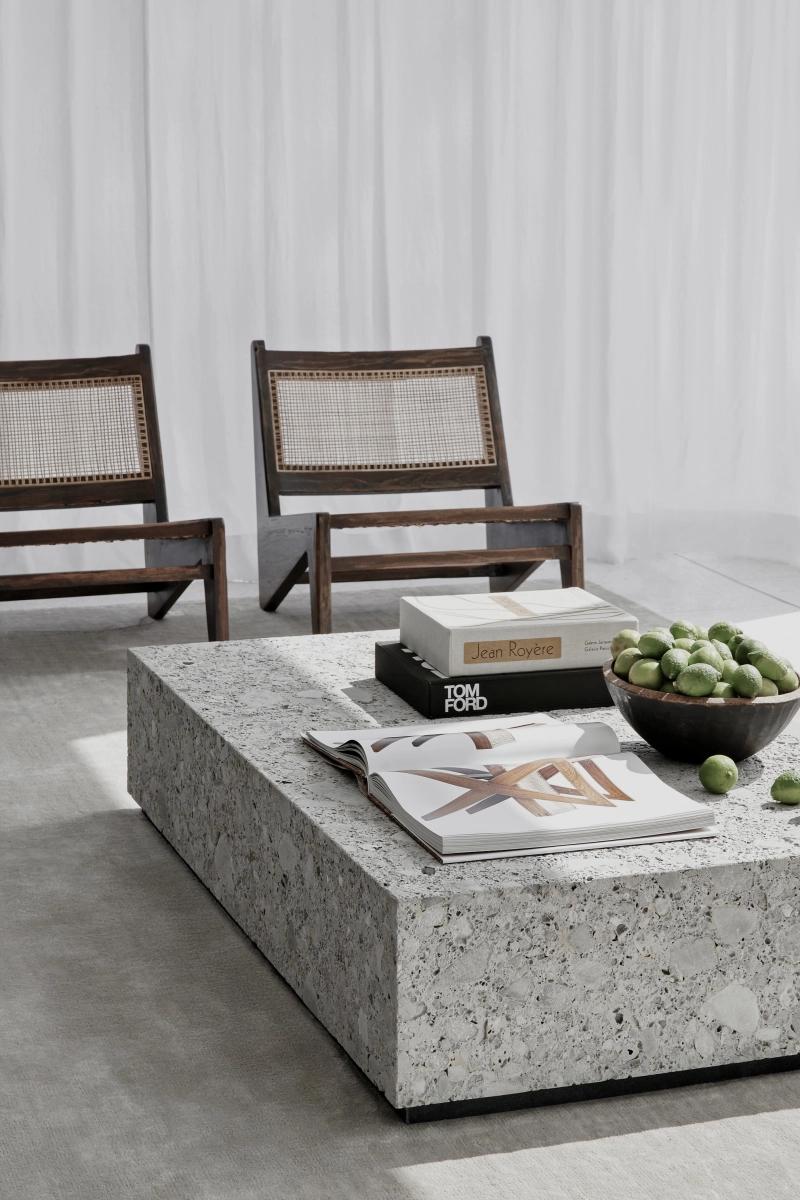 Classic furniture mixed with contemporary pieces