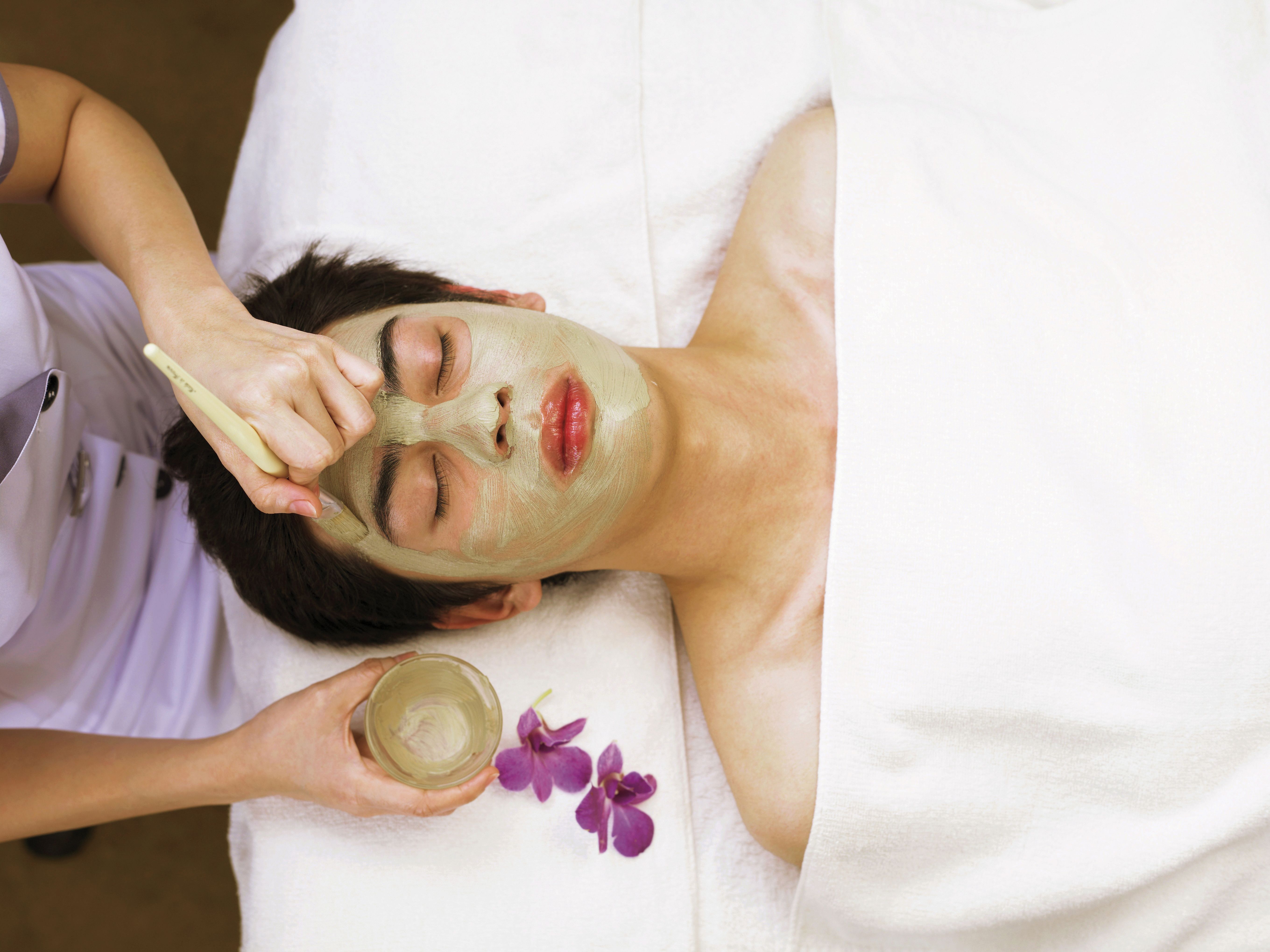 Facial Massage Techniques for Anti-Aging: The Natural Lift for Your Skin