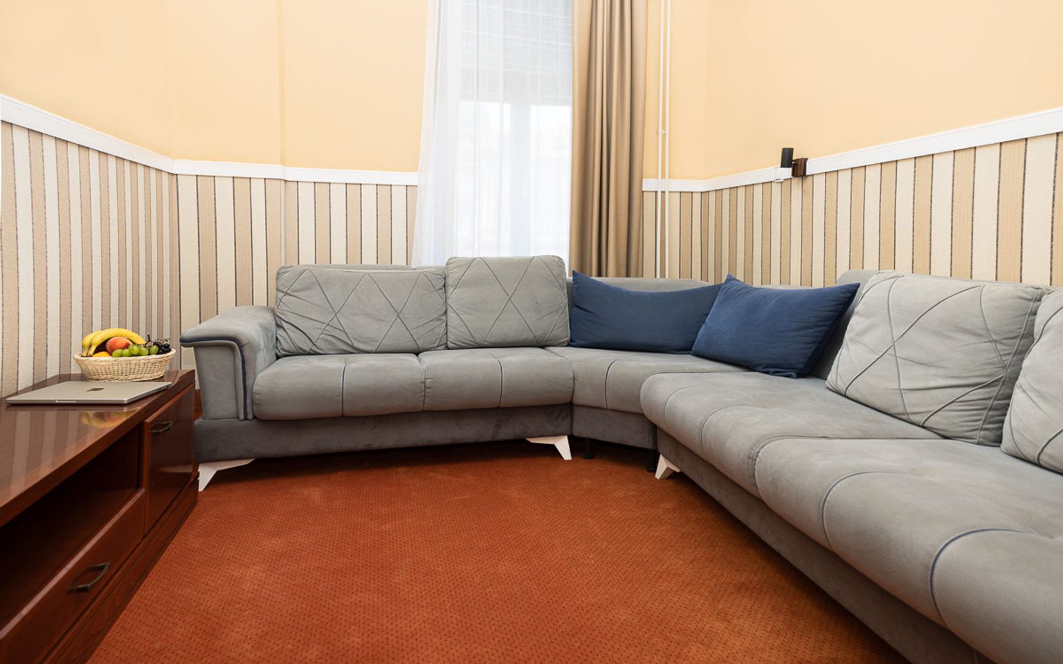 Apartman — 4