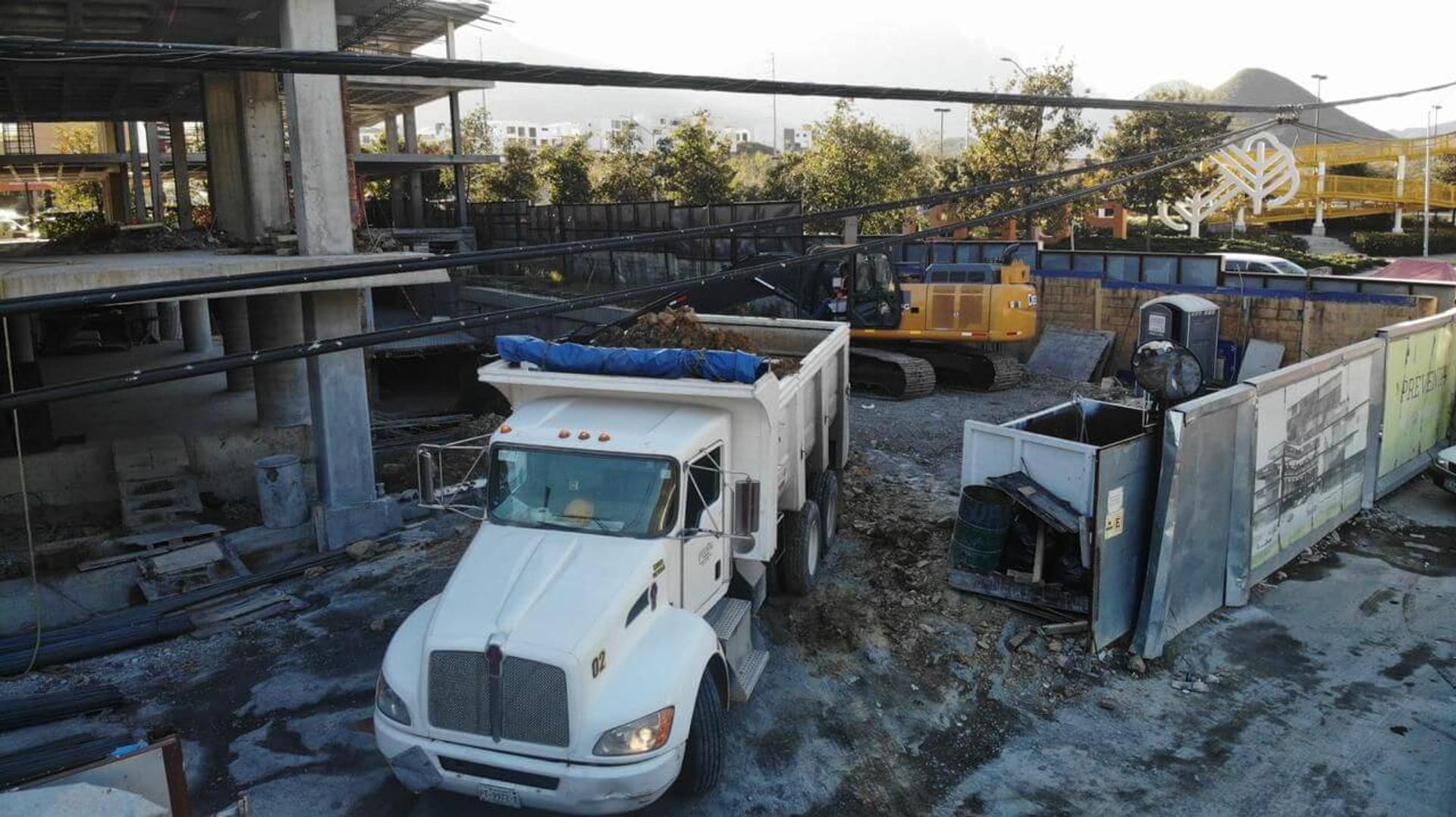 Acarreo y transporte de materiales — PUCSA Maquinaria