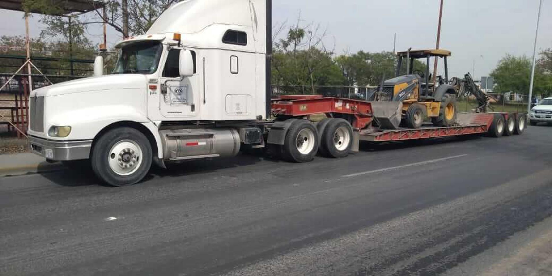 Servicio de Lowboy — PUCSA Maquinaria