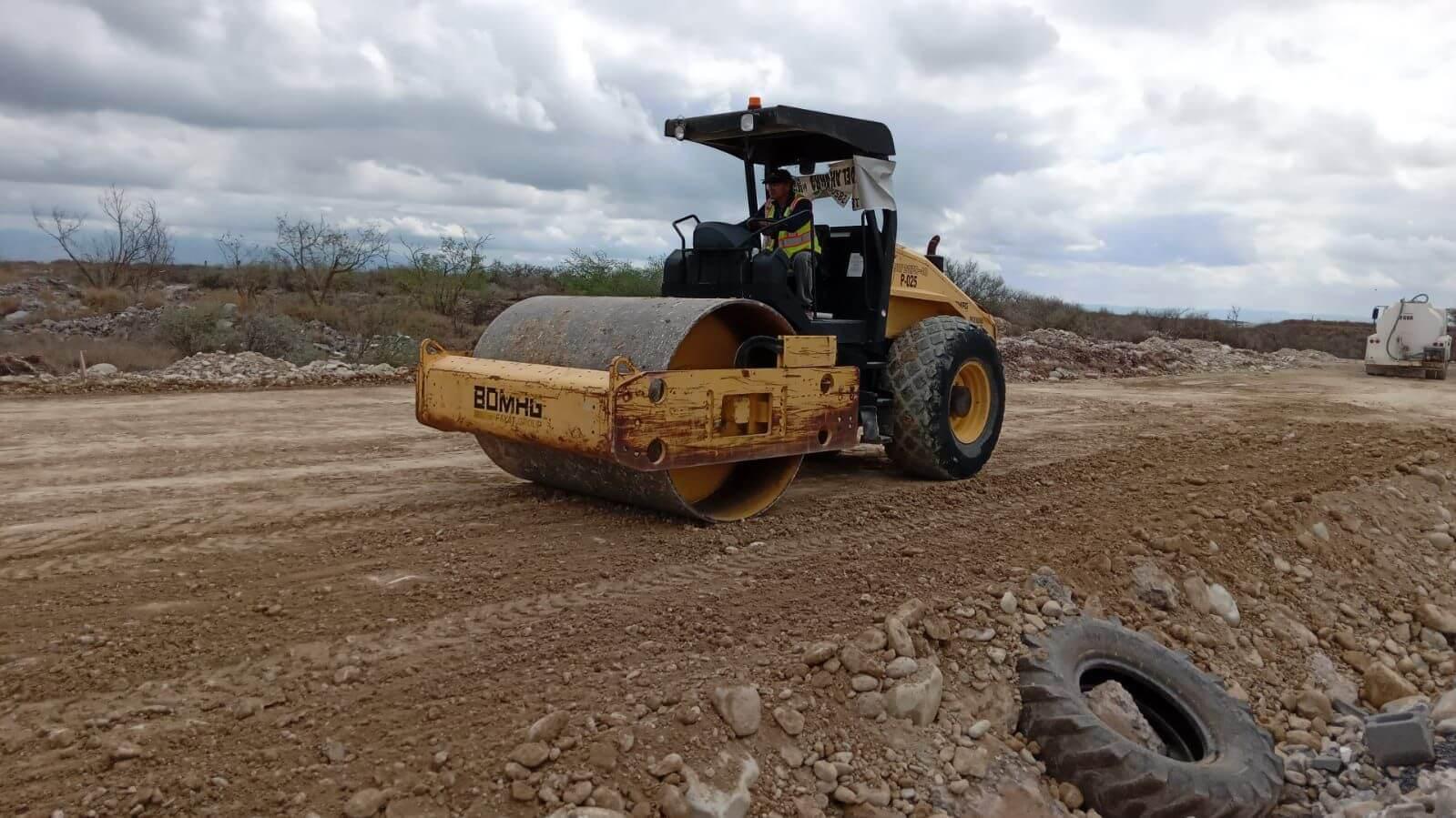 Servicio de rodillo compactador — PUCSA Maquinaria