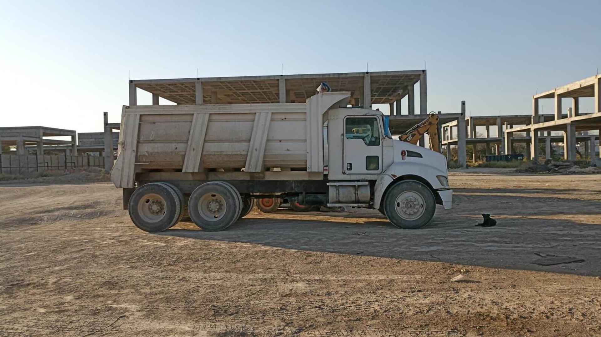 Acarreo y transporte de materiales — PUCSA Maquinaria