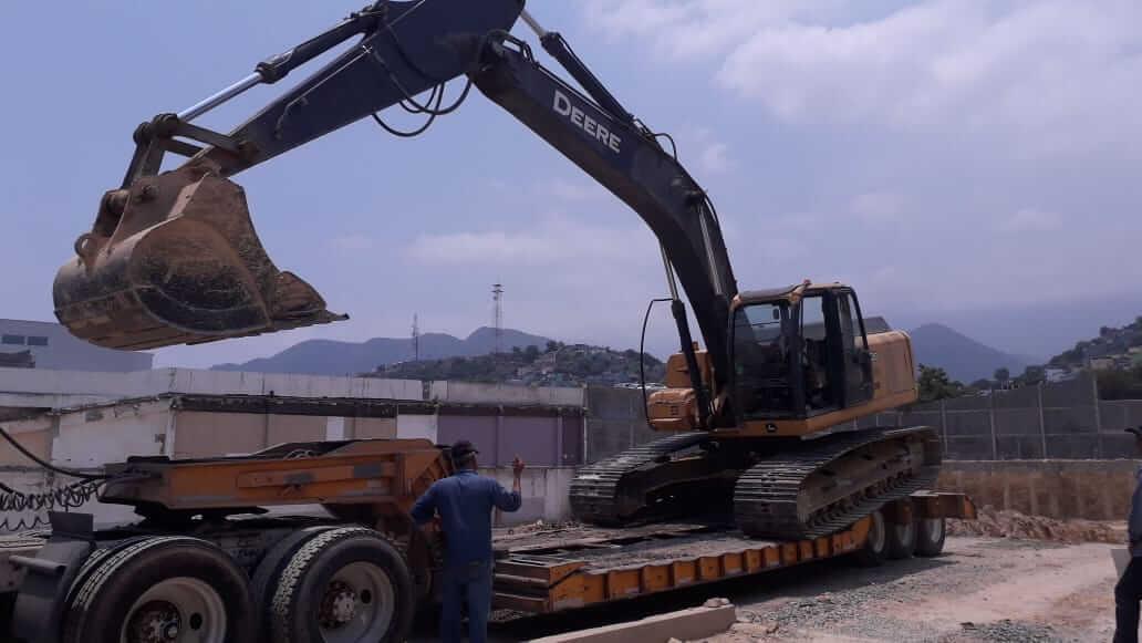 Servicio de Lowboy — PUCSA Maquinaria