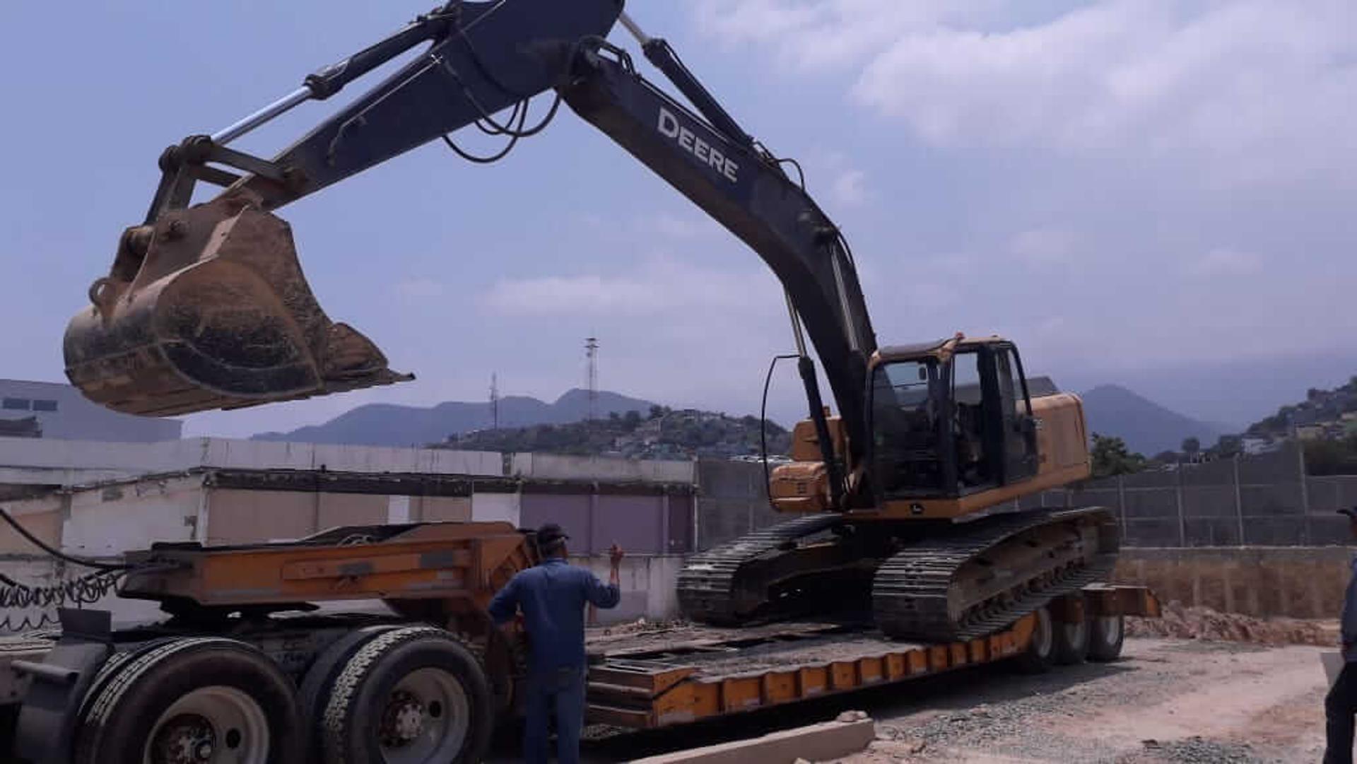 Servicio de Lowboy — PUCSA Maquinaria