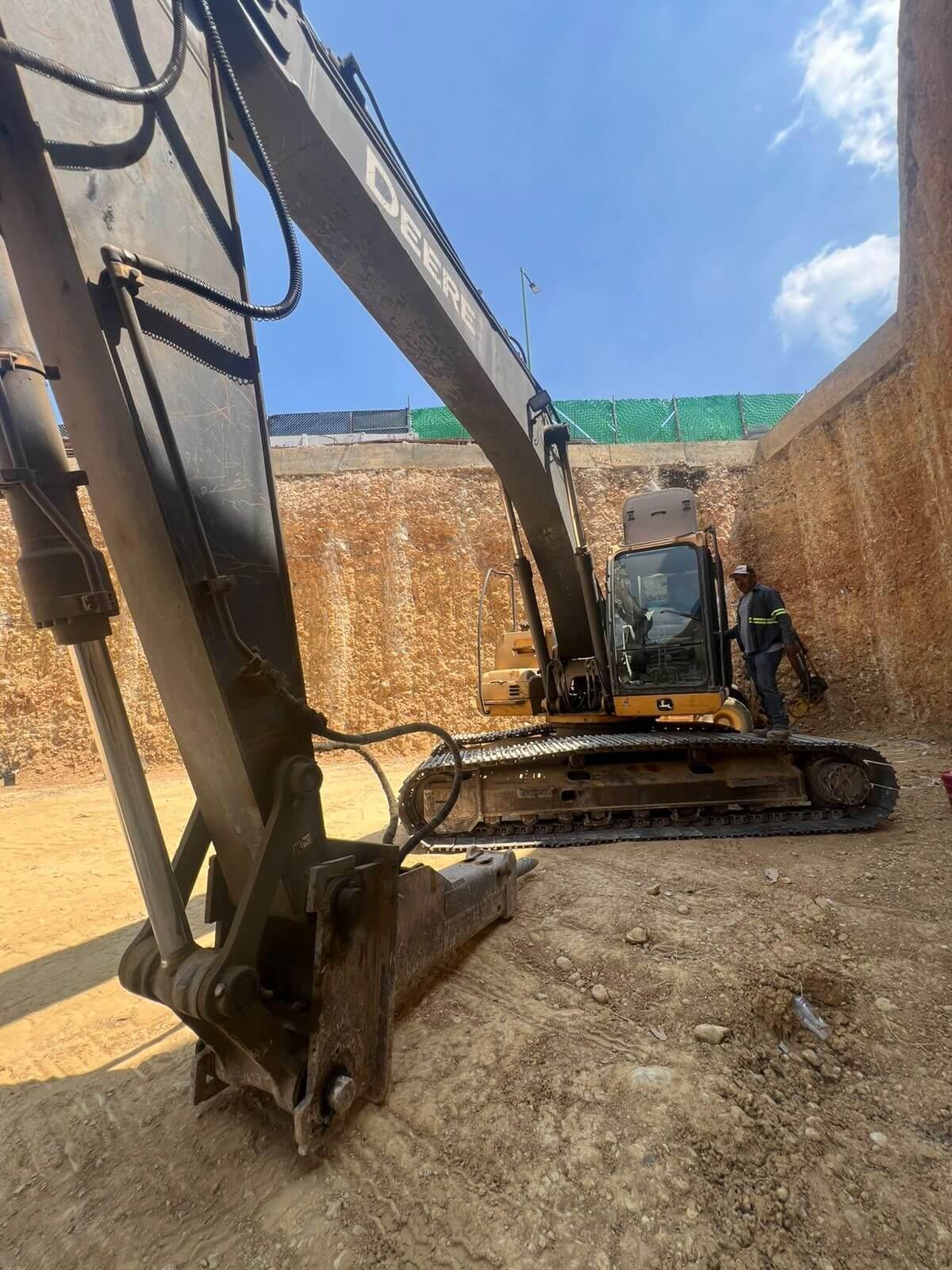 Servicio de excavadoras — PUCSA Maquinaria