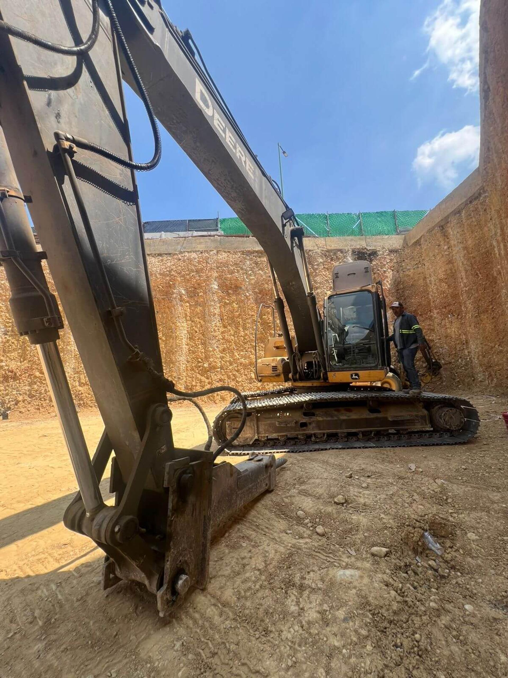 Servicio de excavadoras — PUCSA Maquinaria