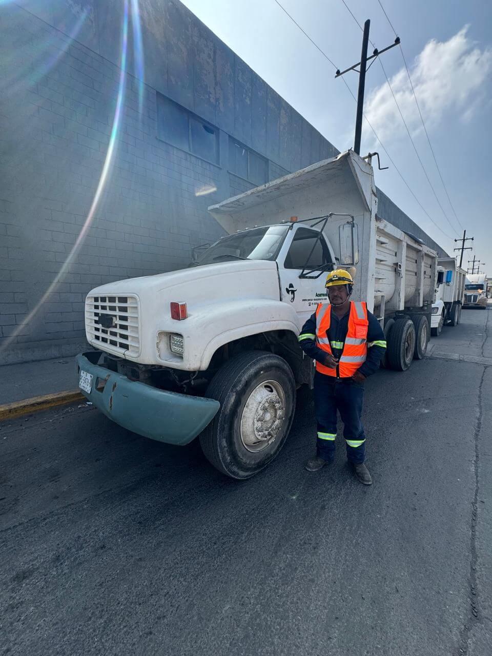 Acarreo y transporte de materiales — PUCSA Maquinaria