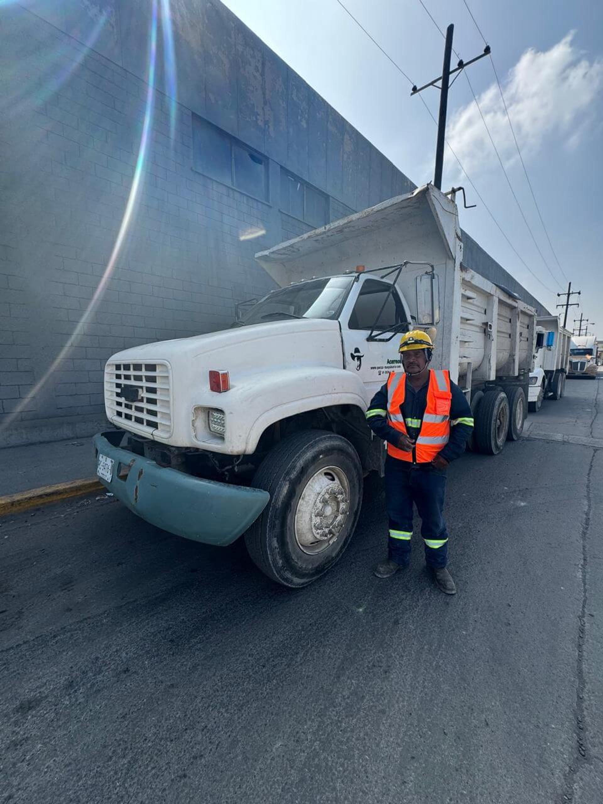 Acarreo y transporte de materiales — PUCSA Maquinaria