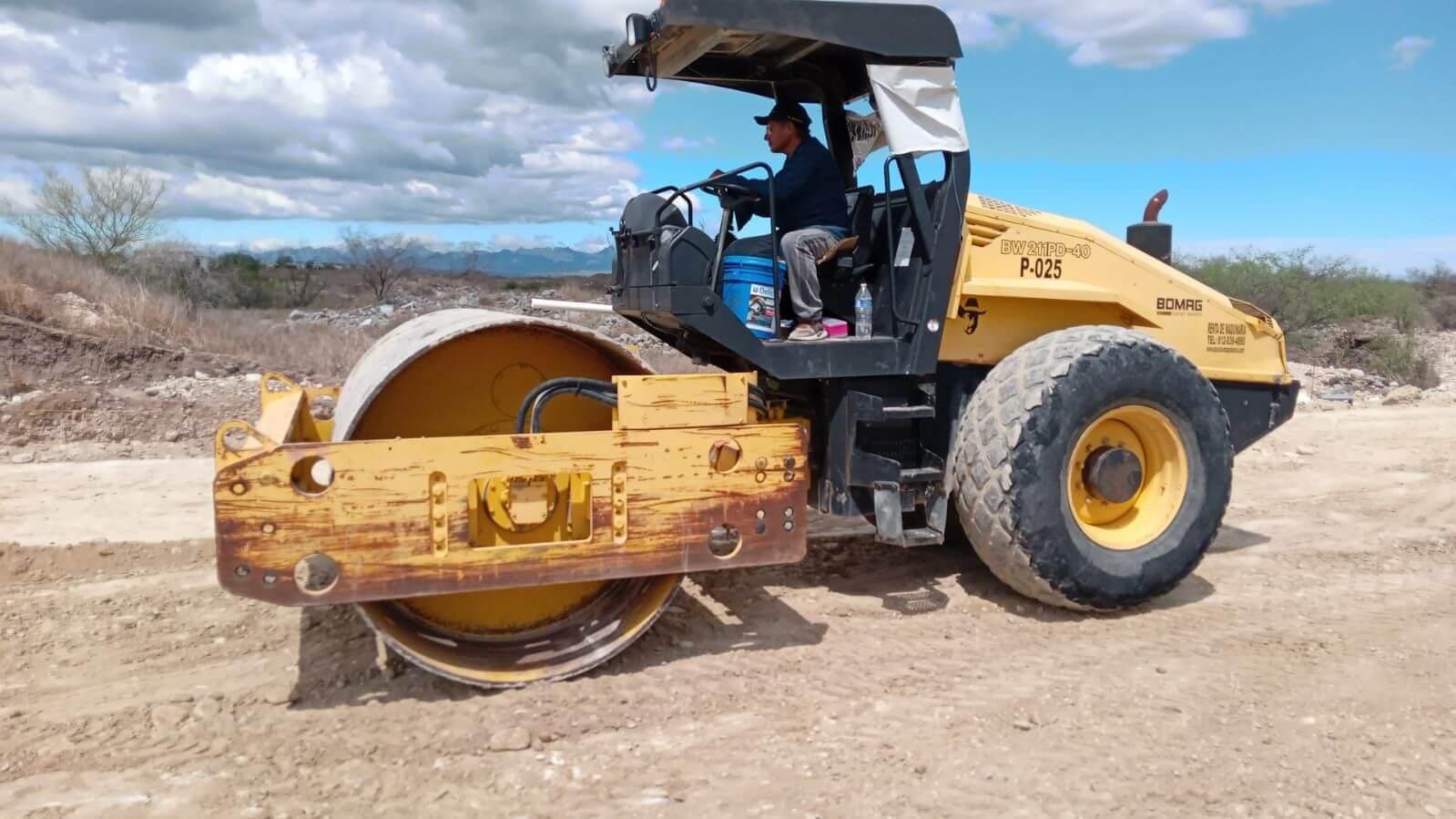 Servicio de rodillo compactador — PUCSA Maquinaria