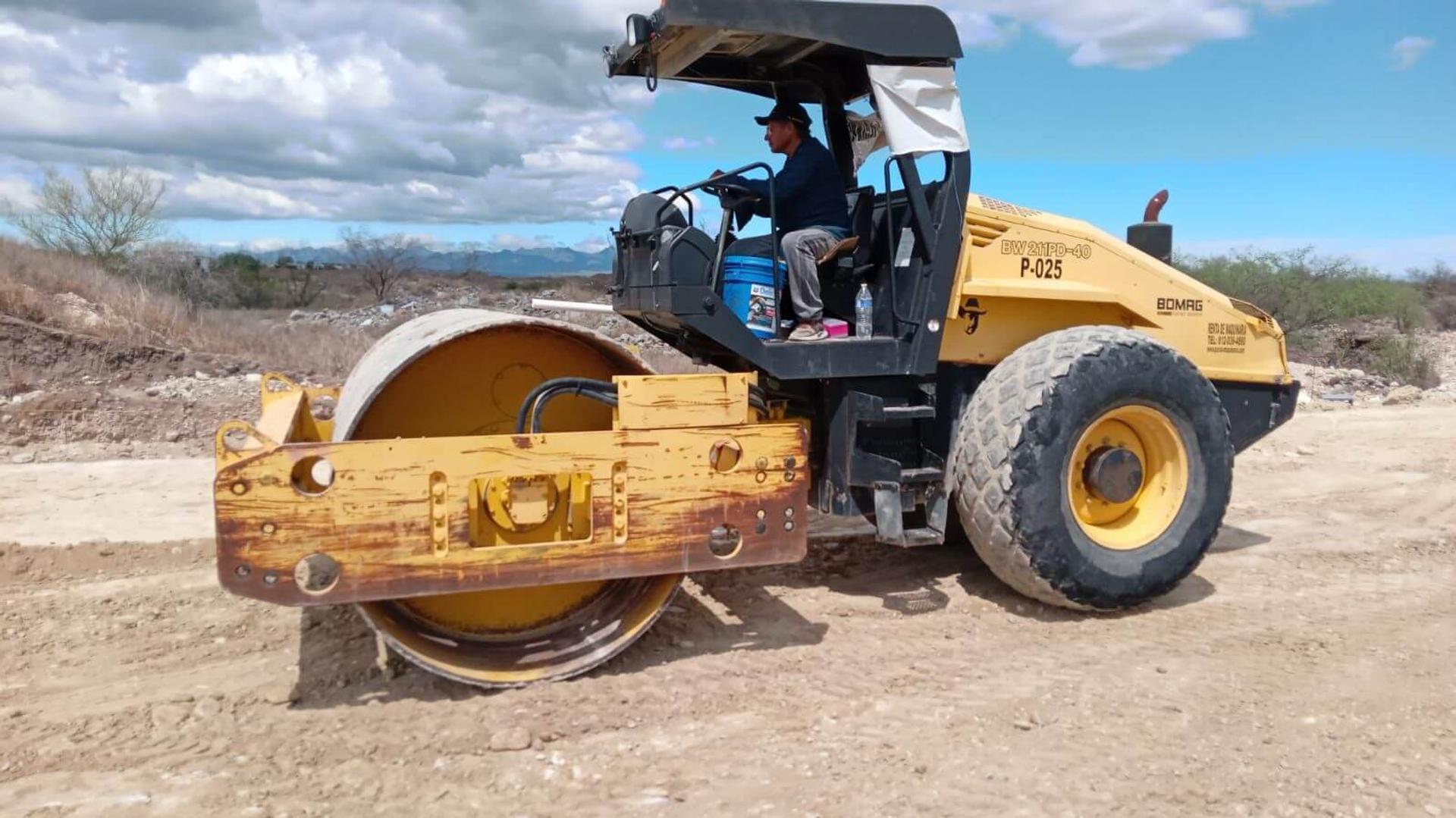 Servicio de rodillo compactador — PUCSA Maquinaria