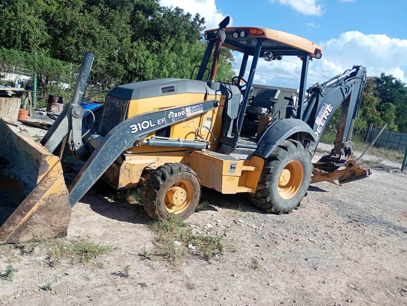 Servicio de retroexcavadoras — PUCSA Maquinaria
