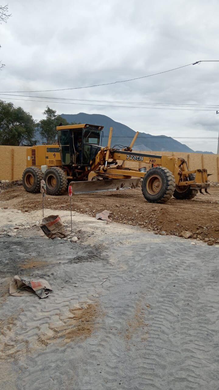 Servicio de rodillo compactador — PUCSA Maquinaria