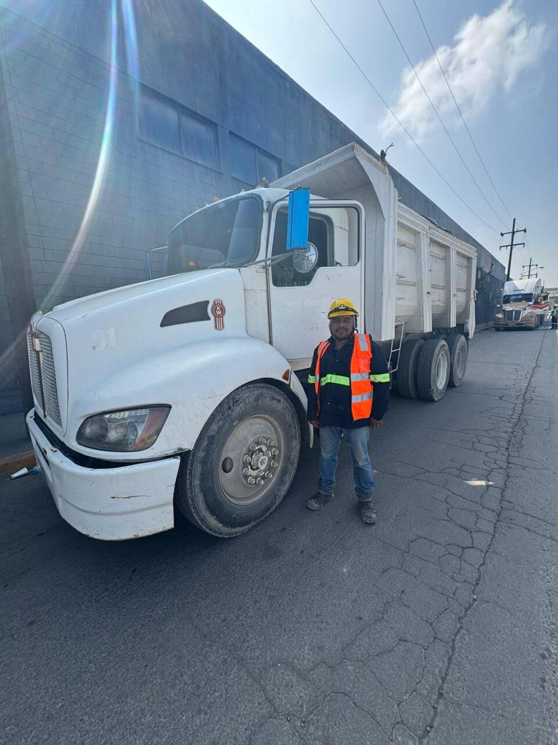 Acarreo y transporte de materiales — PUCSA Maquinaria