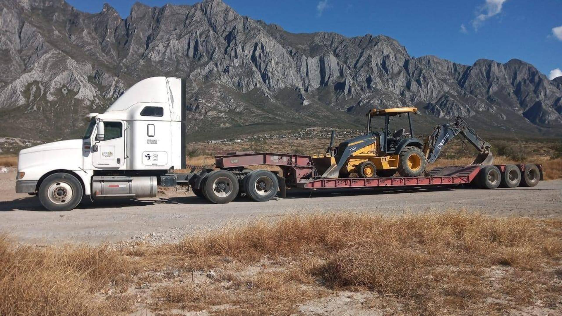 Servicio de Lowboy — PUCSA Maquinaria