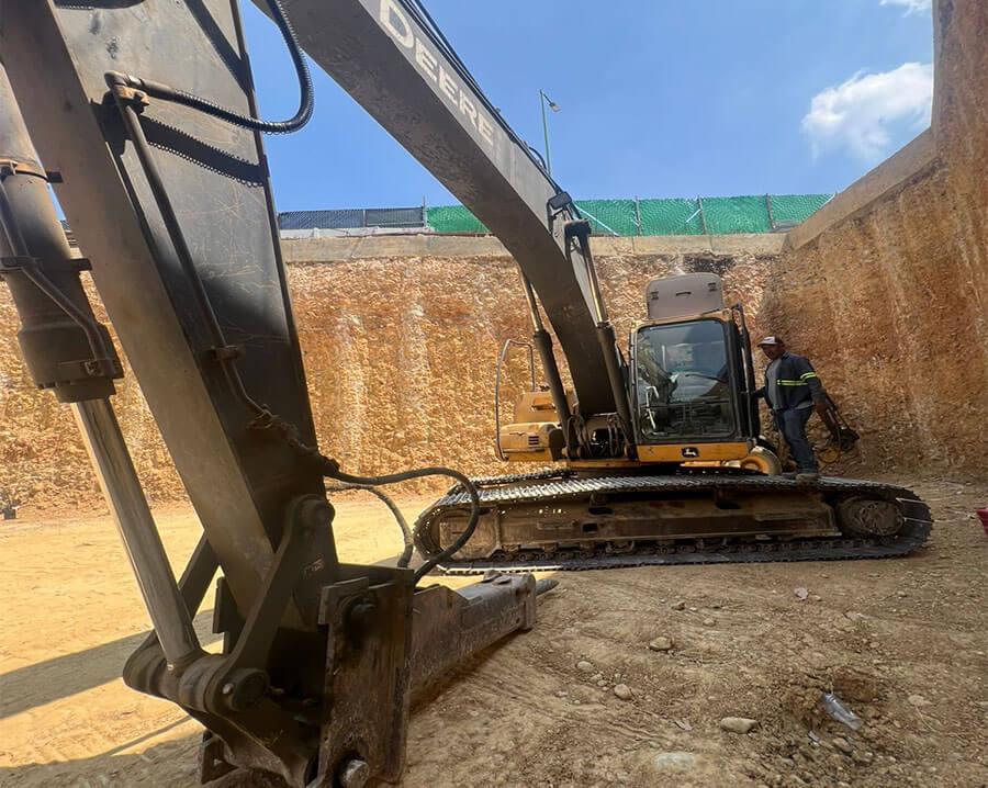 Servicio de excavadoras — PUCSA Maquinaria