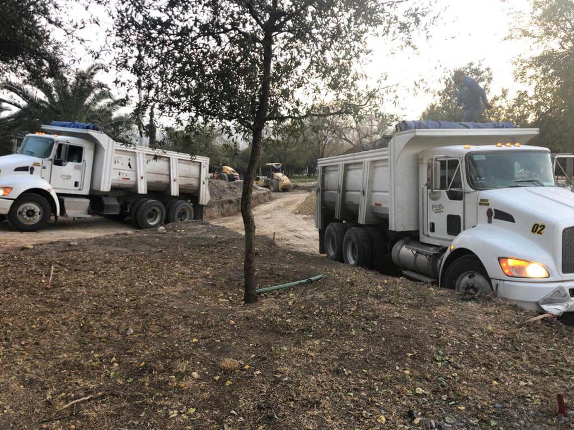 Acarreo y transporte de materiales — PUCSA Maquinaria