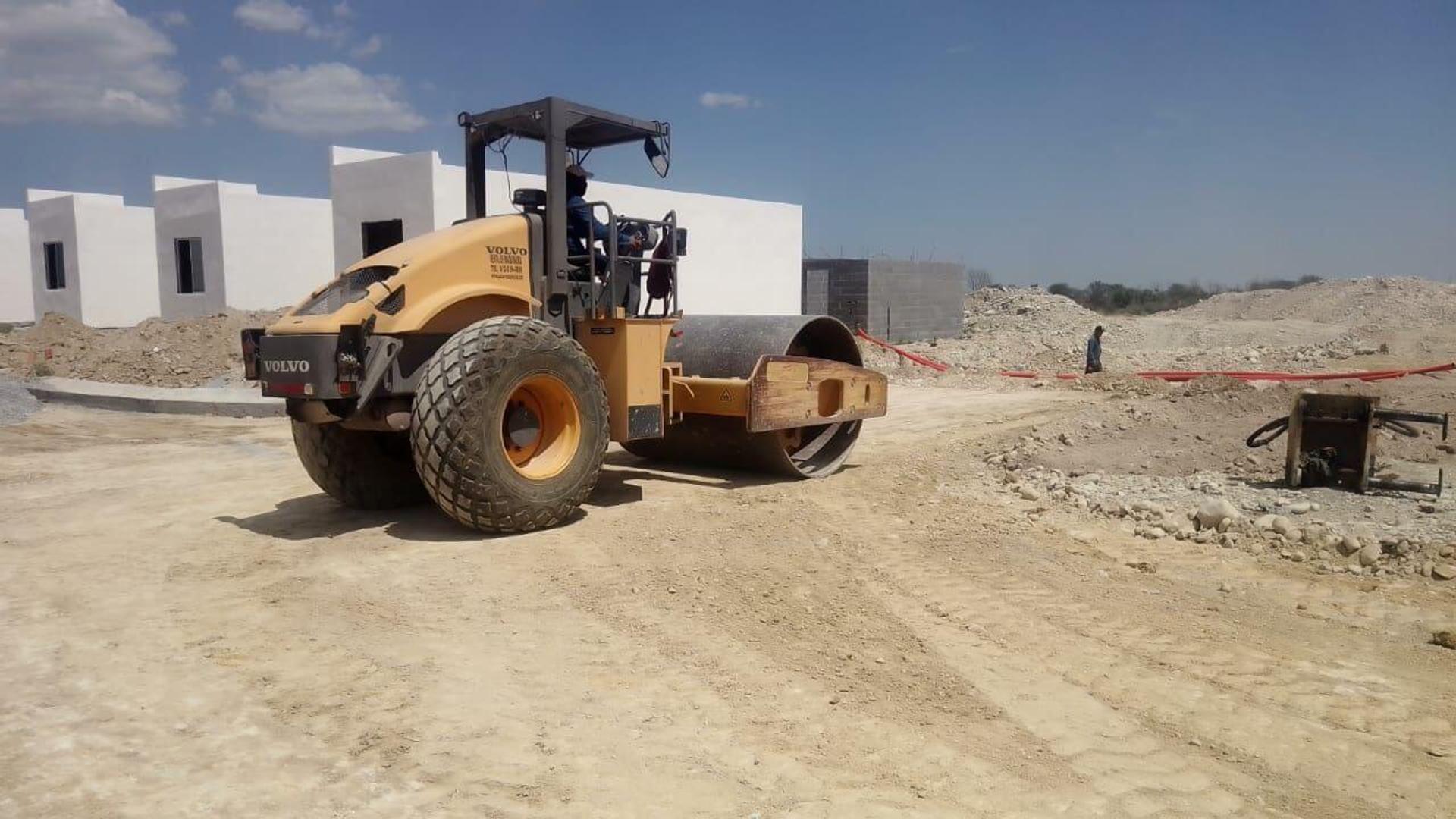 Servicio de rodillo compactador — PUCSA Maquinaria