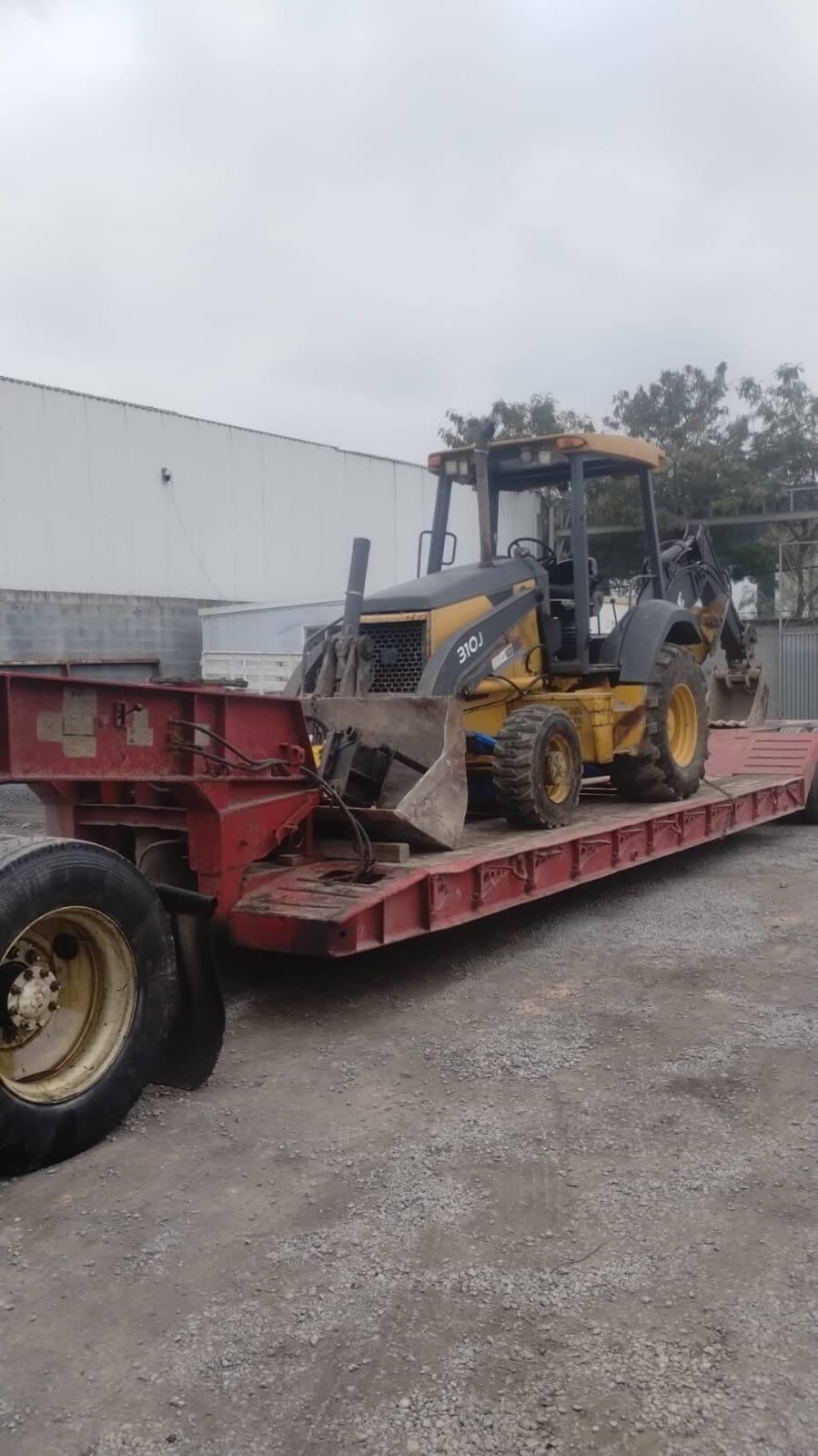 Servicio de Lowboy — PUCSA Maquinaria