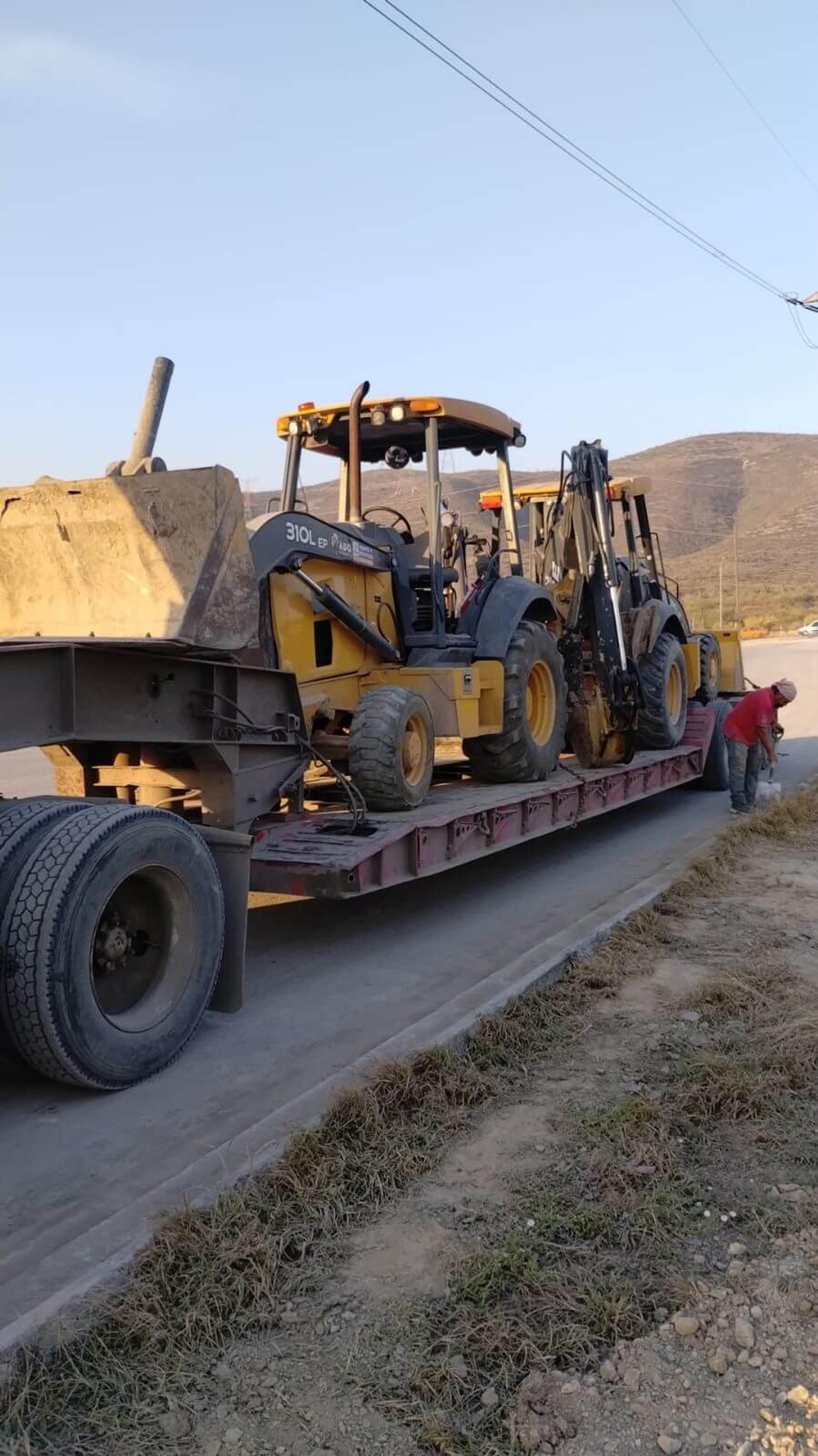 Servicio de retroexcavadoras — PUCSA Maquinaria