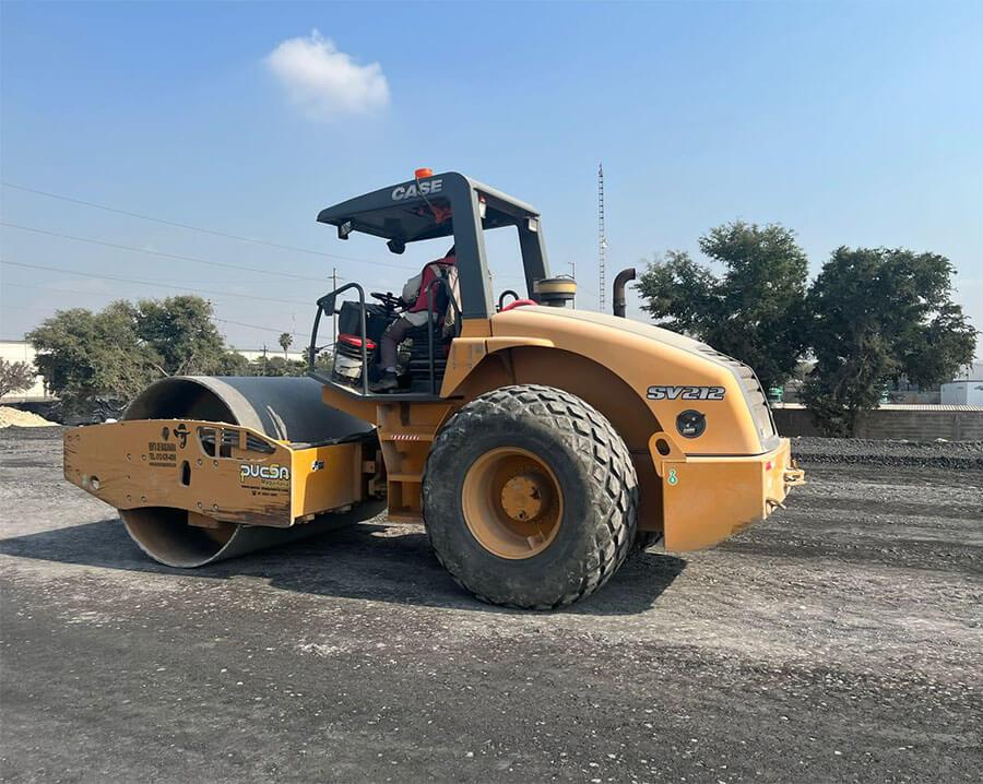 Servicio de rodillo compactador — PUCSA Maquinaria