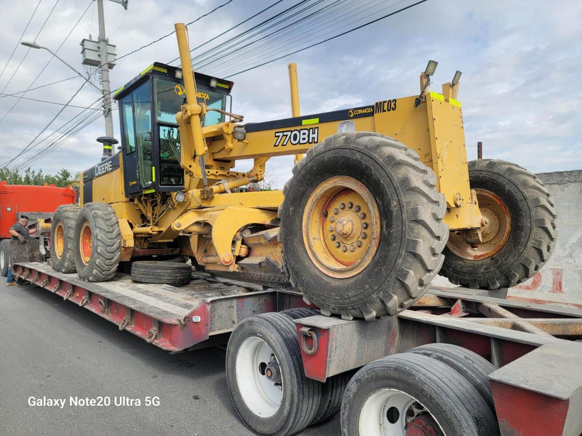 Servicio de Lowboy — PUCSA Maquinaria