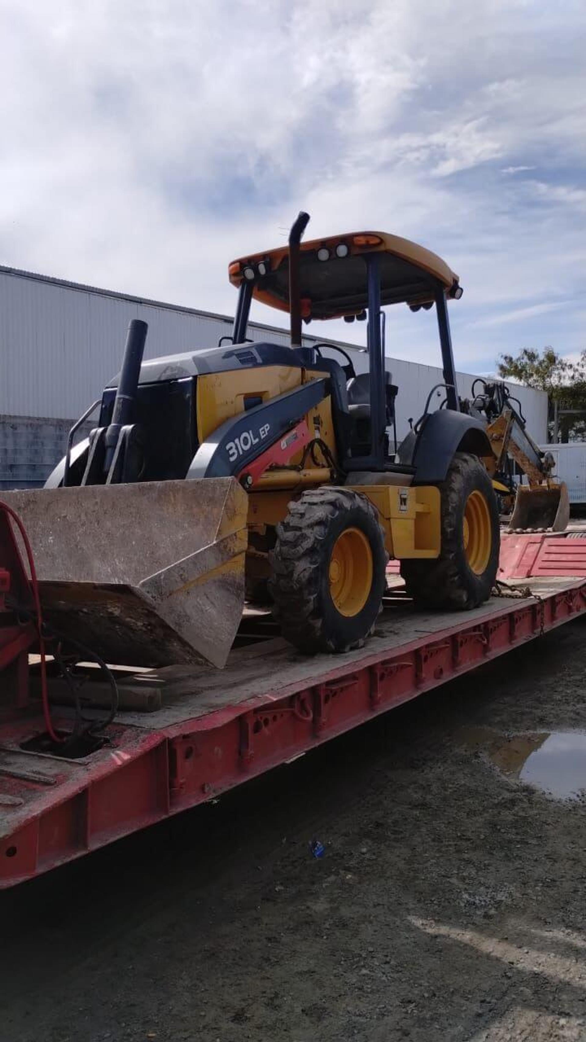 Servicio de Lowboy — PUCSA Maquinaria