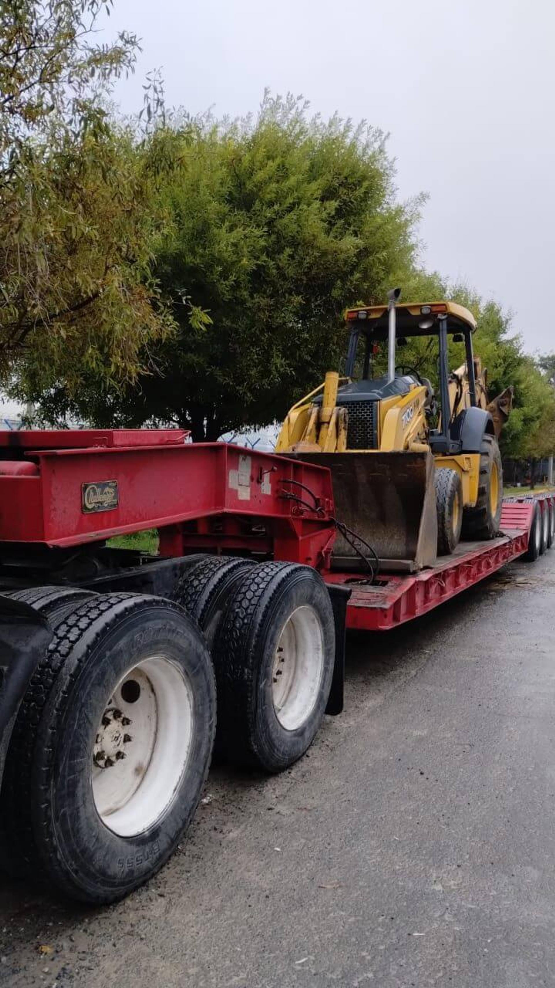 Servicio de Lowboy — PUCSA Maquinaria