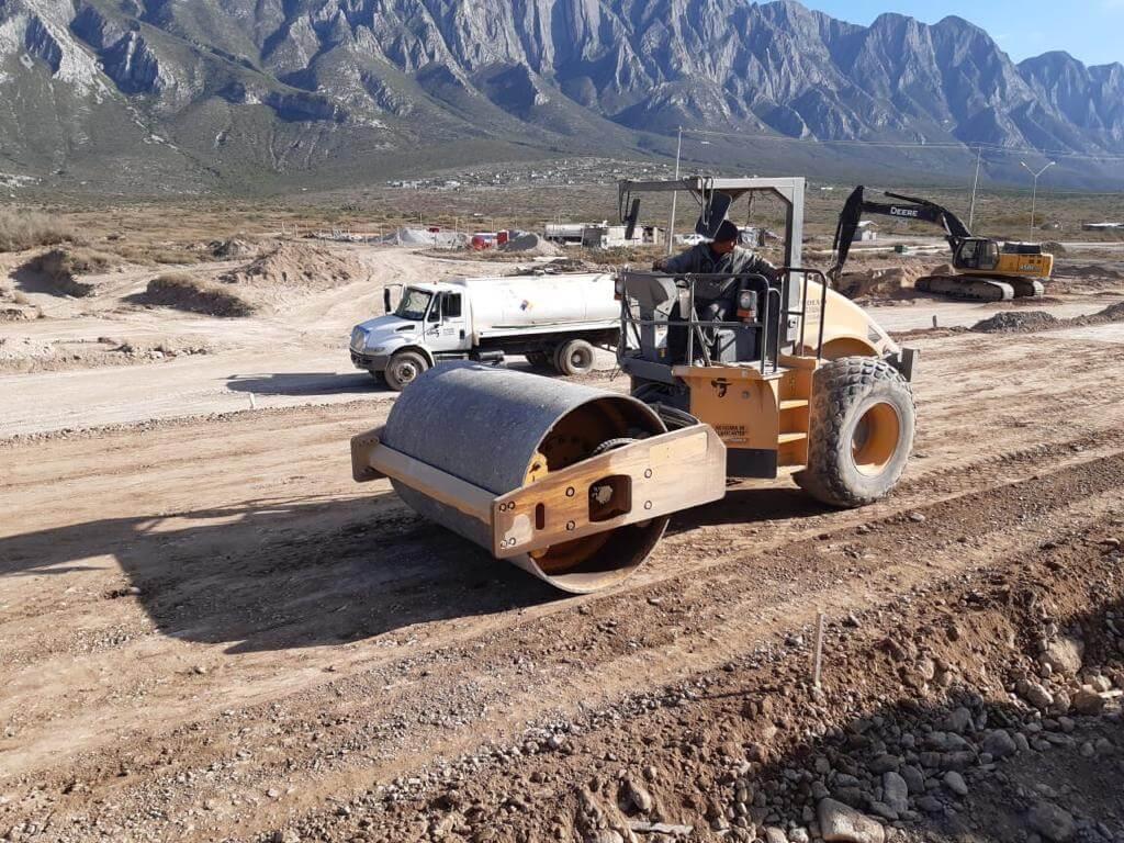 Servicio de rodillo compactador — PUCSA Maquinaria