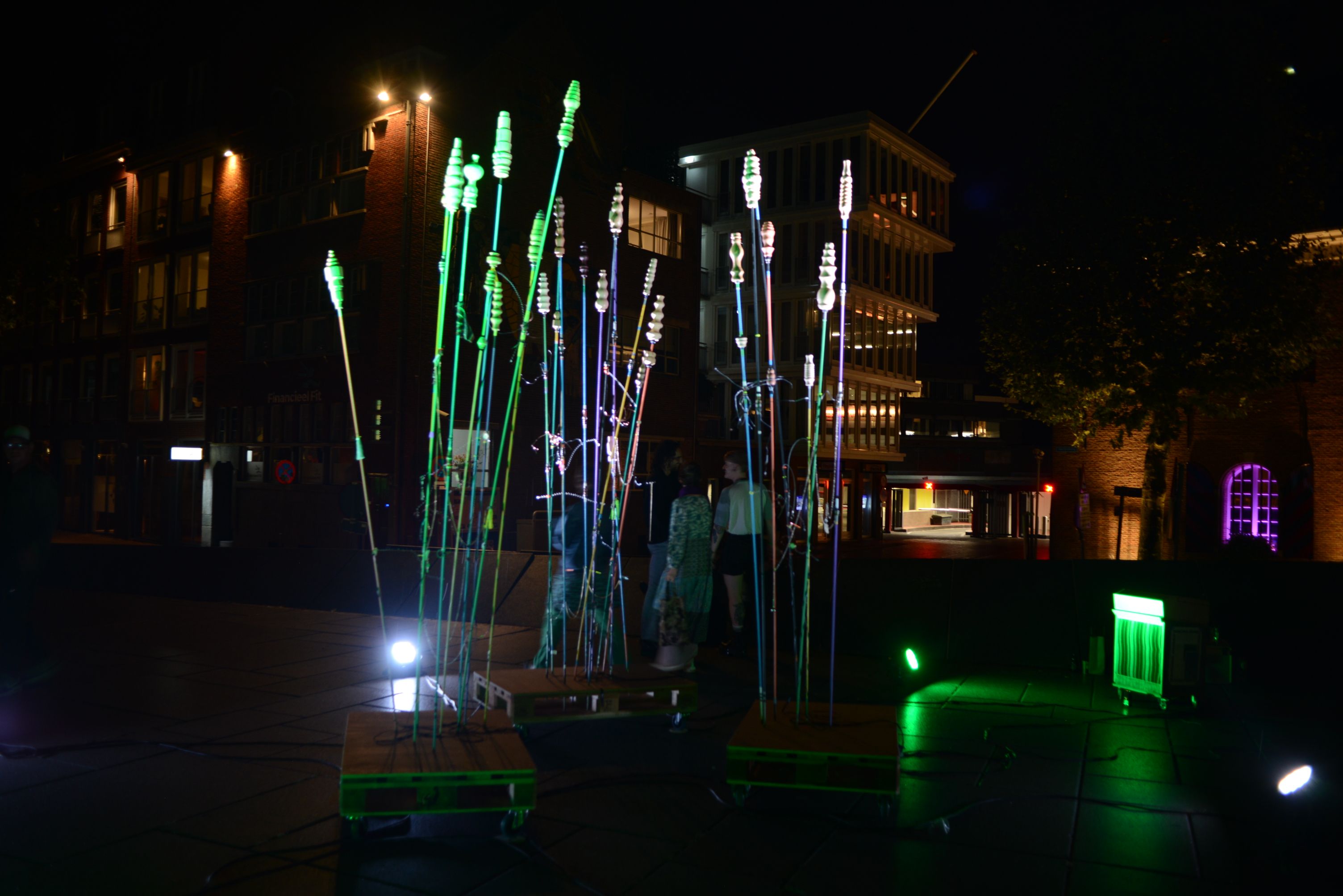 Een foto van het project Dancing Dunes tijdens de Kunstnacht in Nijmegen