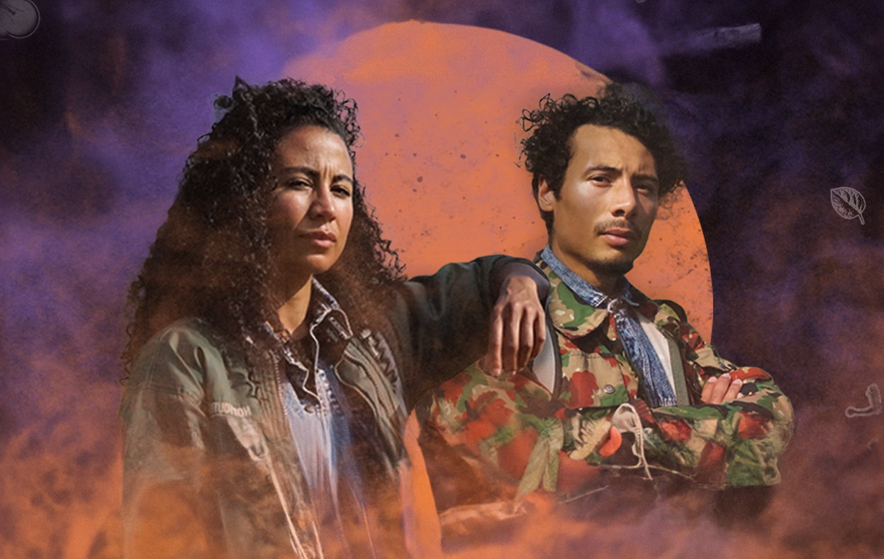 Een portret van de twee presentatoren als promotie van de webserie.