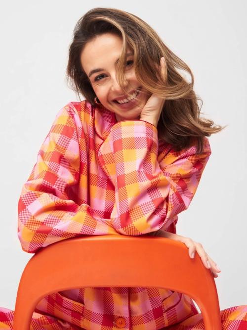 Cardigan packshot photography with retouching — womenswear ecommerce GoPackshot