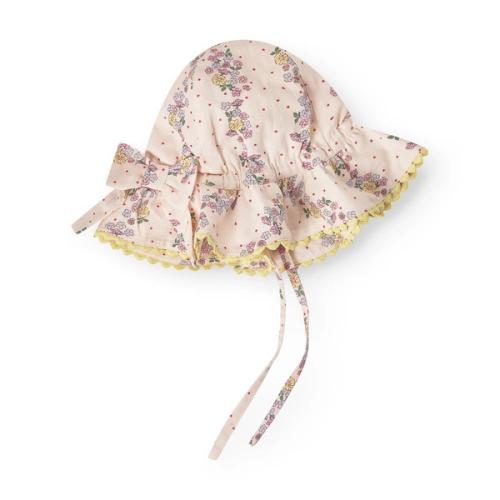 Baby sun bonnet packshot on white background — childrenswear studio GoPackshot