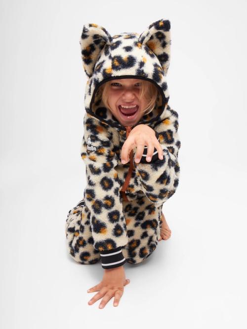 Kids onesie on-model photography in studio — childrenswear ecommerce GoPackshot