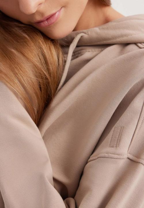 Sweater on-model close-up detail photography — womenswear ecommerce GoPackshot