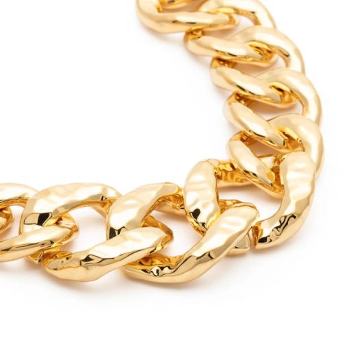 Necklace macro showing chain link detail — jewellery product photography GoPackshot