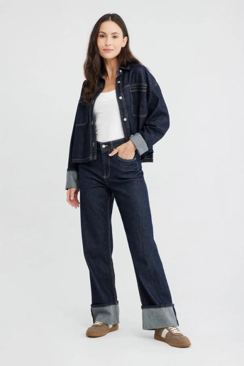 Top packshot photography with consistent lighting — womenswear ecommerce GoPackshot