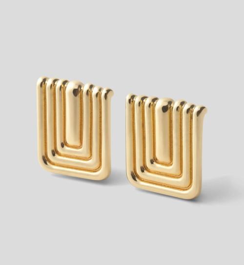 Earrings packshot on neutral background — jewellery product photography GoPackshot