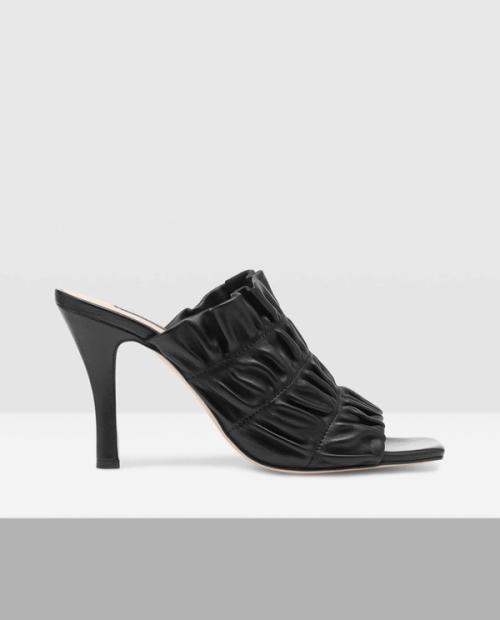 Mule heel side profile packshot on light background — GoPackshot studio